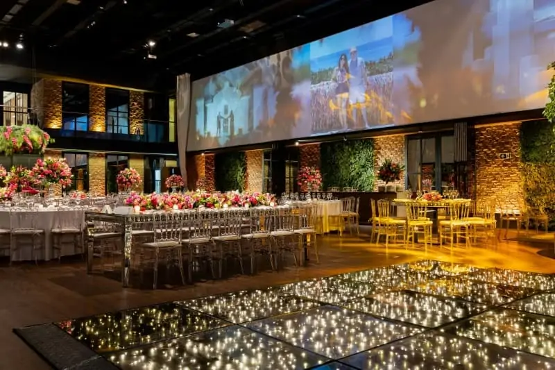 Wedding LED Display for Storytelling Wedding LED Display for Storytelling