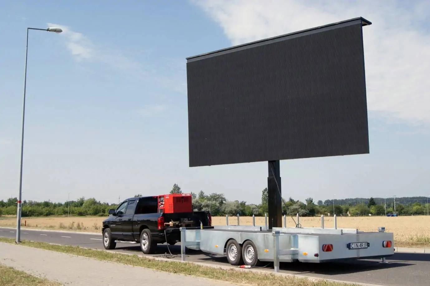 Trailer LED Display Screen Outdoor Hotel Digital Signage