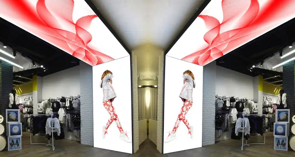 Fashion Store LED Display Outdoor Hotel Digital Signage