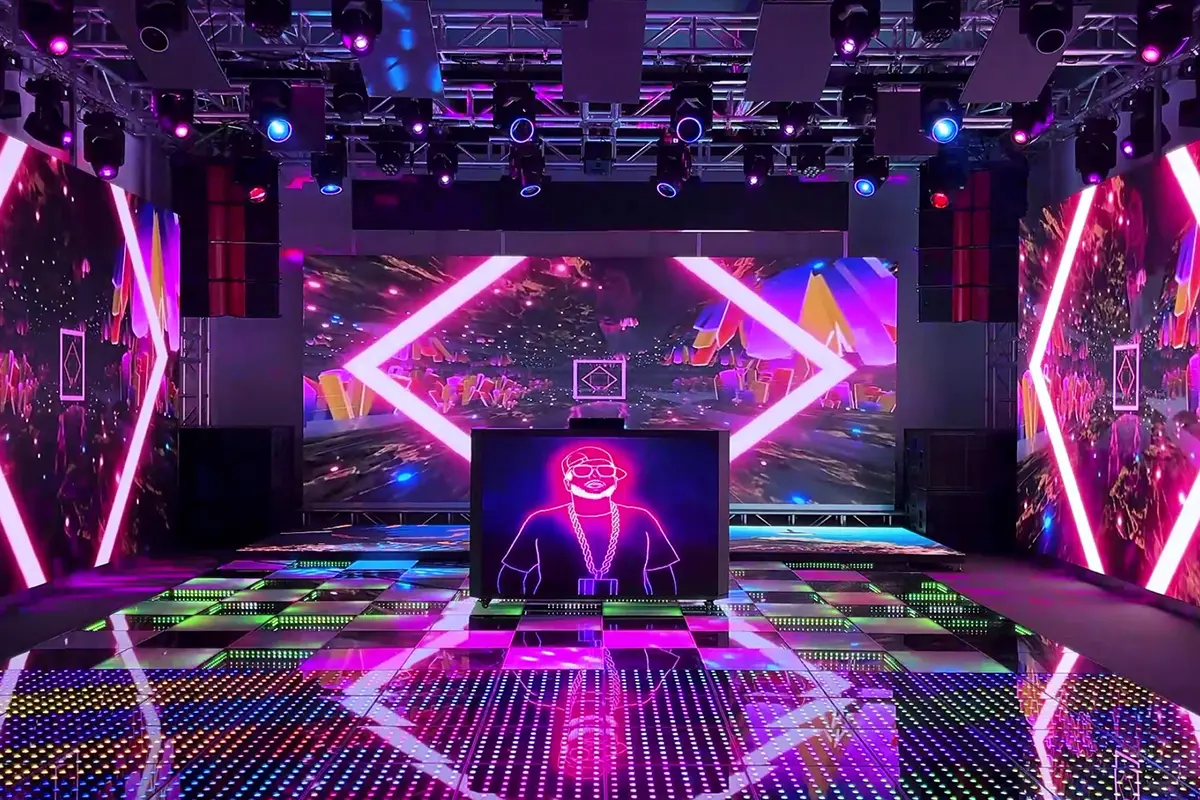 Outdoor-Grade Stage Backdrop Screen (1) Outdoor-Grade Stage Backdrop Screen (1)